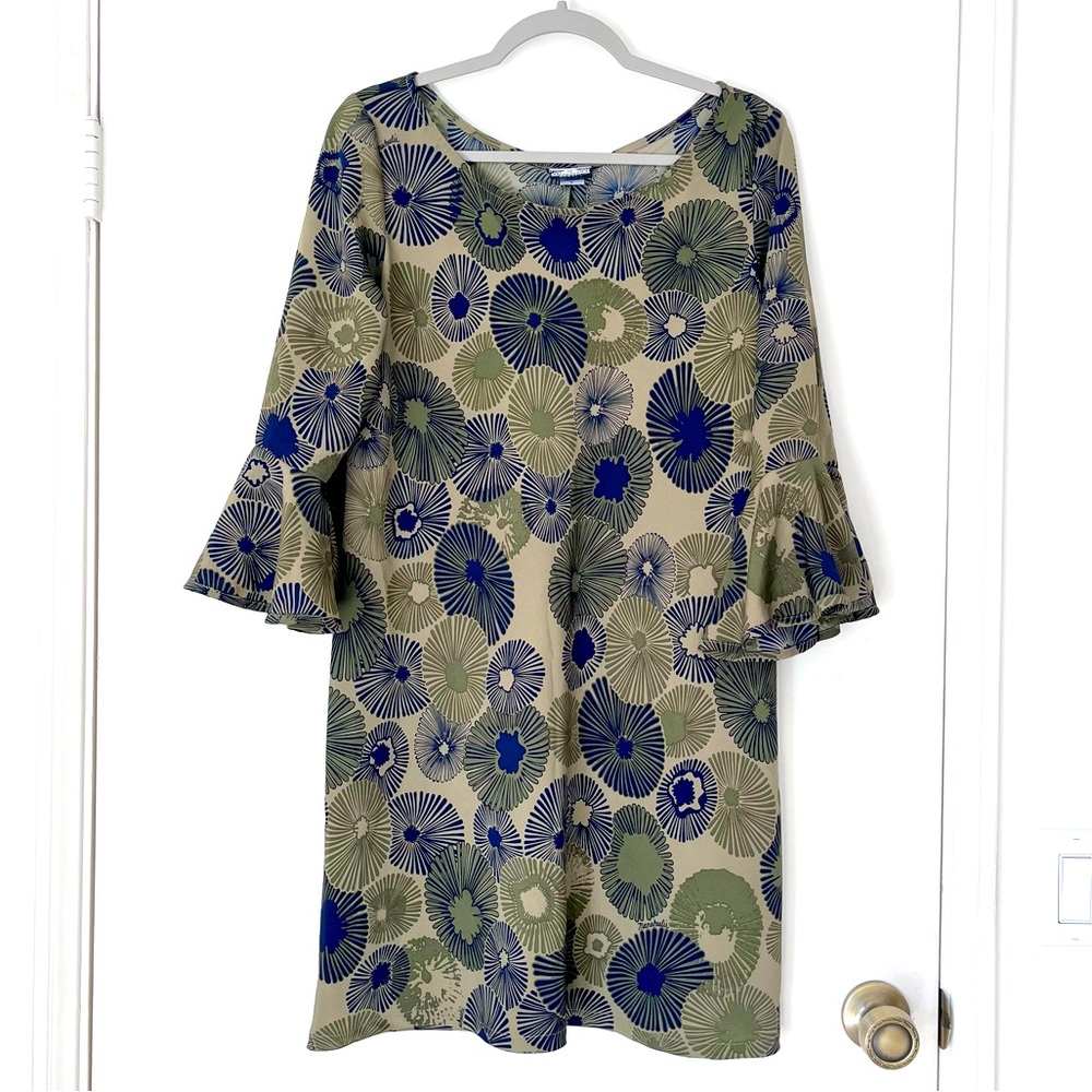 Manuhealii Ruffle Sleeve Dress